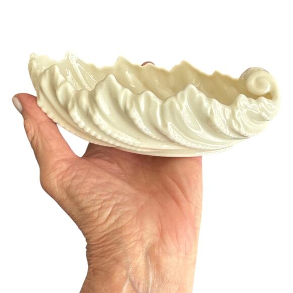 Lenox Vintage Acanthus Leaf Cream Porcelain Small 6” Bowl - Picture 5 of 10